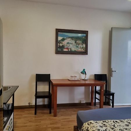 Best Price Ho Guom Apartments For Long Stay ハノイ市 エクステリア 写真
